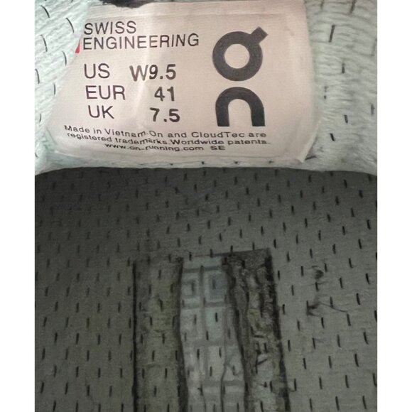 On Running Cloudflyer Women's Black & Mint Running Shoes Size 9.5 - Picture 2 of 10